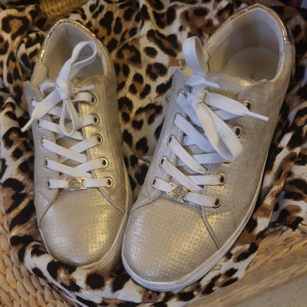 Liz Claiborne  leather canvas